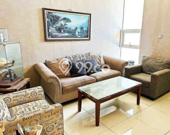 Ready to Use! Luxury House LT 244m2 Desain Elegan di Buah Batu Ready to Use! Luxury House LT 244m2 Desain Elegan di Buah Batu