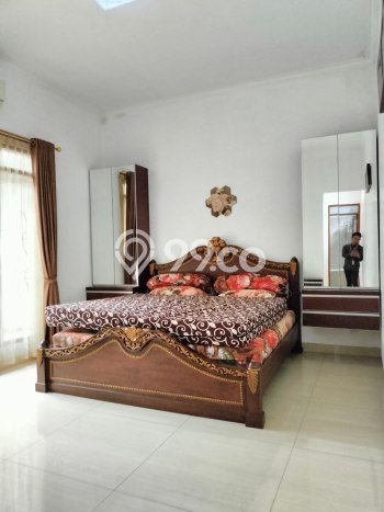 Rumah Area Strategis di Batununggal, Bandung, Luas 240m² Bangunan 360m² Rumah Area Strategis di Batununggal, Bandung, Luas 240m² Bangunan 360m²