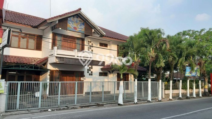 Rumah Mewah LB 320m2 Siap Pakai Desain Elegan di Bandung Kota, Bandung Rumah Mewah LB 320m2 Siap Pakai Desain Elegan di Bandung Kota, Bandung