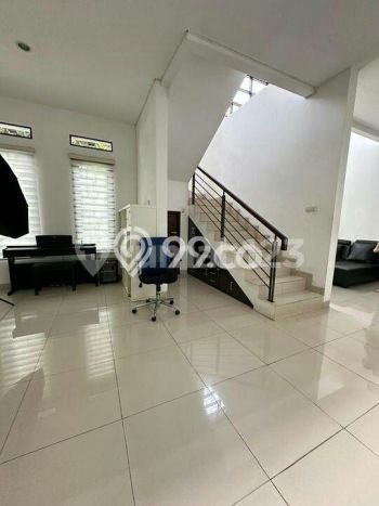 Rumah lokasi Batununggal, Bandung, Luas 160m² Bangunan 164m² Rumah lokasi Batununggal, Bandung, Luas 160m² Bangunan 164m²
