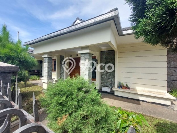 Rumah di Lengkong, Luas 365m², LB 300m² Rumah di Lengkong, Luas 365m², LB 300m²