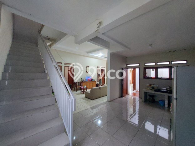 Jual Cepat Rumah LT 214m² / LB 150m² di Kawasan Bisnis Turangga, Bandung Jual Cepat Rumah LT 214m² / LB 150m² di Kawasan Bisnis Turangga, Bandung