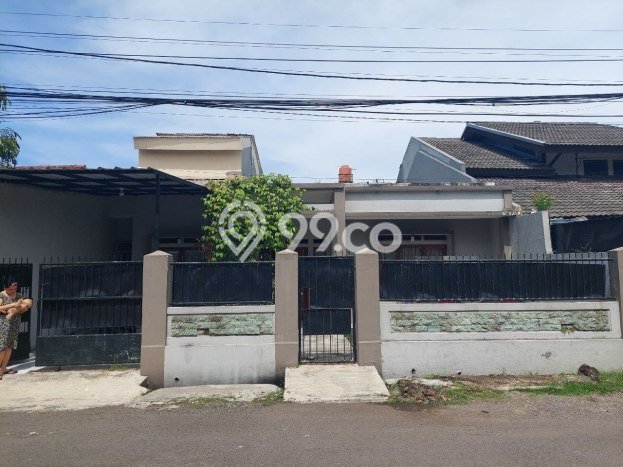 Jual Cepat Rumah LT 214m² / LB 150m² di Kawasan Bisnis Turangga, Bandung Jual Cepat Rumah LT 214m² / LB 150m² di Kawasan Bisnis Turangga, Bandung