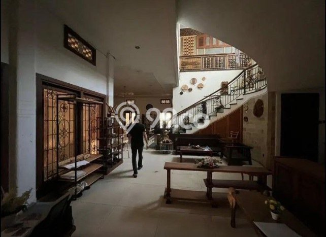 Dijual Rumah Mewah Elegan Dengan View Cantik di Sayap Dago, Bandung Dijual Rumah Mewah Elegan Dengan View Cantik di Sayap Dago, Bandung