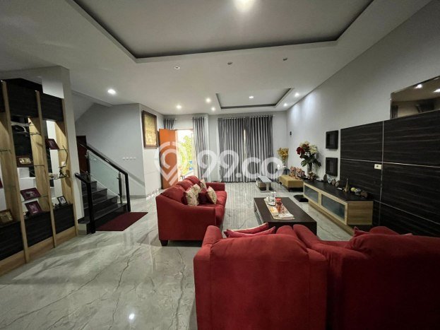 Dijual Rumah Luas Megah Dengan View Eksklusif di Buah Batu, Bandung Dijual Rumah Luas Megah Dengan View Eksklusif di Buah Batu, Bandung