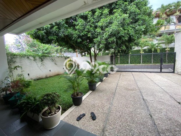Rumah Strategis area Pasteur, Bandung, Luas 415m2m² LB 300m2m² - HARGA NEGO! Rumah Strategis area Pasteur, Bandung, Luas 415m2m² LB 300m2m² - HARGA NEGO!