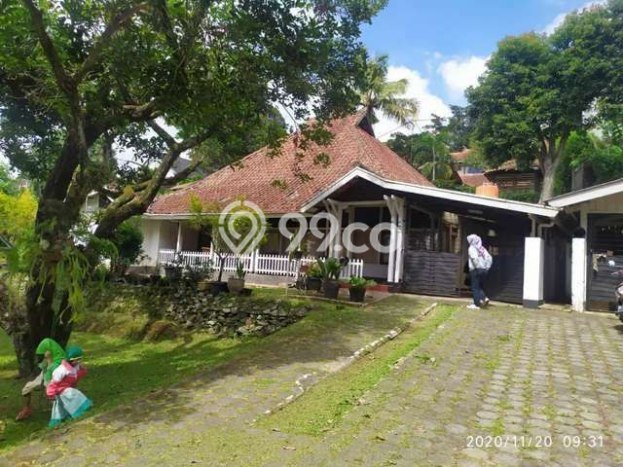 Ready to Use! Premium House LT 1215m2 Desain Modern di Dago Ready to Use! Premium House LT 1215m2 Desain Modern di Dago