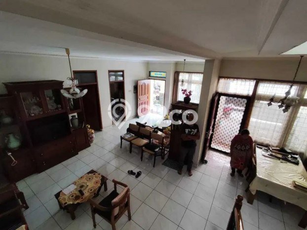 Rumah 4 KT 3 KM Newly Renovated di Lokasi Prestisius , Bandung Rumah 4 KT 3 KM Newly Renovated di Lokasi Prestisius , Bandung