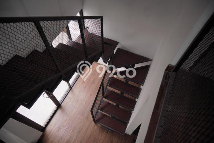 Dijual Rumah 5 Kamar Lokasi Strategis Bagus dan Strategis di Arcamanik Dijual Rumah 5 Kamar Lokasi Strategis Bagus dan Strategis di Arcamanik
