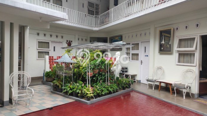 Hunian Mewah LB 400m2 Siap Huni Desain Elegan di Riau, Bandung Hunian Mewah LB 400m2 Siap Huni Desain Elegan di Riau, Bandung