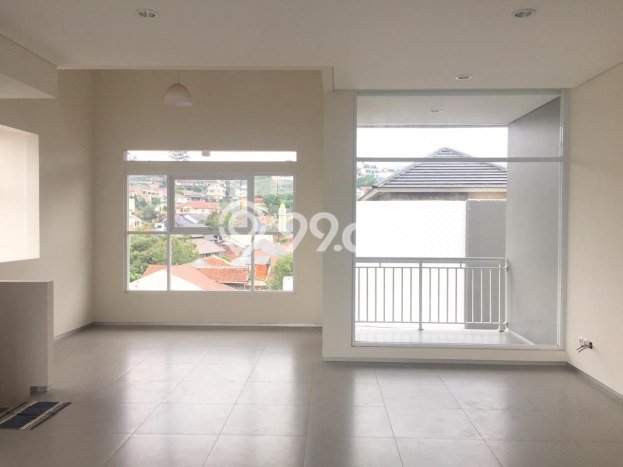 Rumah Kawasan Cigadung, LT 122m², LB 258m² Rumah Kawasan Cigadung, LT 122m², LB 258m²