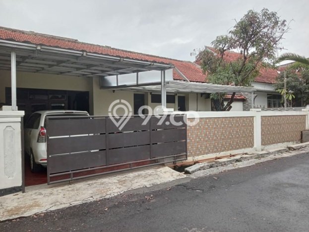 Rumah kawasan Turangga, Siap Huni, 5 KT, Akses Turangga, Bandung, Bandung, Luas 300m² LB 150m² Rumah kawasan Turangga, Siap Huni, 5 KT, Akses Turangga, Bandung, Bandung, Luas 300m² LB 150m²