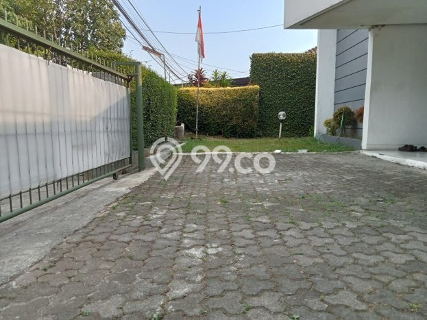 Hunian Elit LB 250m2 Siap Pakai Desain Elegan di Geger Kalong, Bandung Hunian Elit LB 250m2 Siap Pakai Desain Elegan di Geger Kalong, Bandung