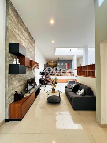 Rumah Akses Mudah area BKR, Bandung, LT 120m2m² LB 202m2m² Rumah Akses Mudah area BKR, Bandung, LT 120m2m² LB 202m2m²