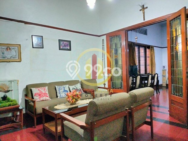 Rumah Mewah LB 300m2 Siap Pakai Desain Elegan di Riau, Bandung Rumah Mewah LB 300m2 Siap Pakai Desain Elegan di Riau, Bandung