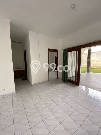 Rumah Lokasi Strategis area , Bandung, LT 251m2m² LB 145m2m² Rumah Lokasi Strategis area , Bandung, LT 251m2m² LB 145m2m²