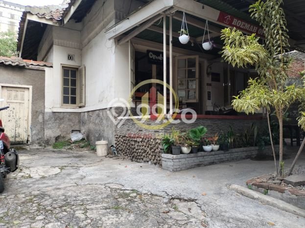 Hunian Elit LB 250m2 Siap Pakai Desain Elegan di Pungkur, Bandung Hunian Elit LB 250m2 Siap Pakai Desain Elegan di Pungkur, Bandung