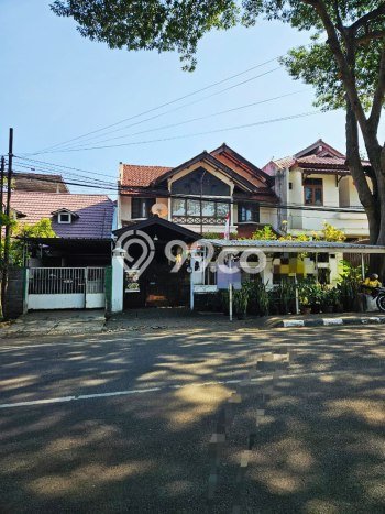 Rumah Elit Modern Siap Huni di Pasteur Bandung Rumah Elit Modern Siap Huni di Pasteur Bandung