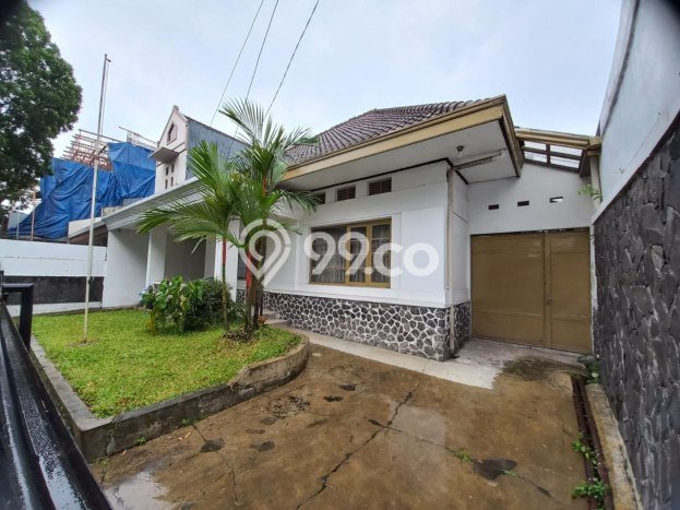Ready to Use! Luxury House LT 327m2 Desain Elegan di Riau Ready to Use! Luxury House LT 327m2 Desain Elegan di Riau