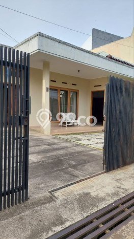 Rumah Terawat di , Bandung, LT 549m2m² Bangunan 350m2m² HARGA MENARIK! Rumah Terawat di , Bandung, LT 549m2m² Bangunan 350m2m² HARGA MENARIK!