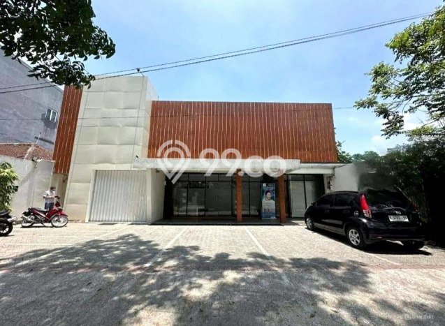 Rumah di Burangrang, Bandung, LT 550m² LB 430m² Rumah di Burangrang, Bandung, LT 550m² LB 430m²