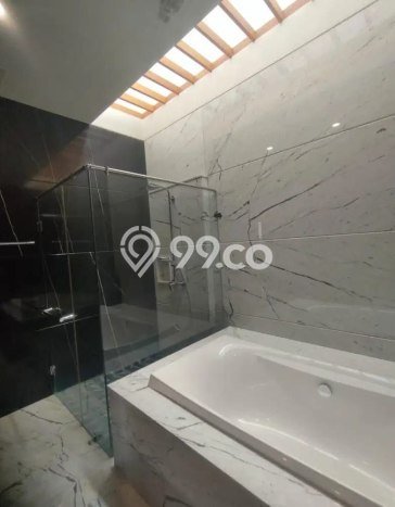 Rumah Nyaman 3 KT di Burangrang, Bandung - Luas Tanah 230m2m² Rumah Nyaman 3 KT di Burangrang, Bandung - Luas Tanah 230m2m²