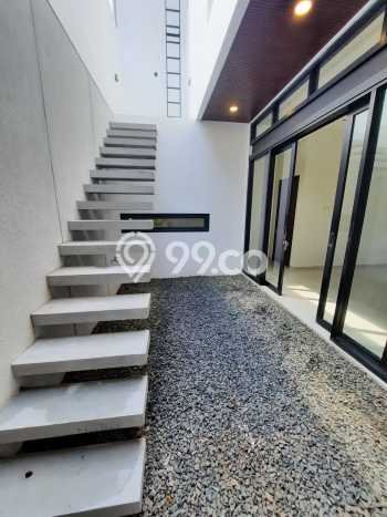 Rumah Modern 4 KT di Taman Kopo Indah Bandung Rumah Modern 4 KT di Taman Kopo Indah Bandung