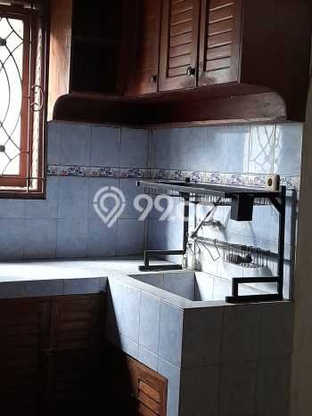Jarang Ada! Rumah Kontrakan 5 Kamar Nyaman Siap Huni Taman Kopo Indah Jarang Ada! Rumah Kontrakan 5 Kamar Nyaman Siap Huni Taman Kopo Indah