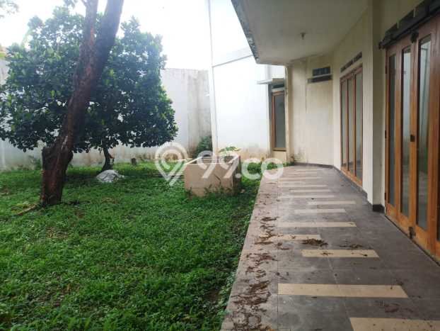 Dijual Rumah Luas Elegan Dengan View Cantik di Setra Duta, Bandung Dijual Rumah Luas Elegan Dengan View Cantik di Setra Duta, Bandung