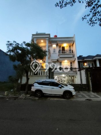 Ready to Use! Luxury House LT 204m2 Desain Modern di Daan Mogot Ready to Use! Luxury House LT 204m2 Desain Modern di Daan Mogot