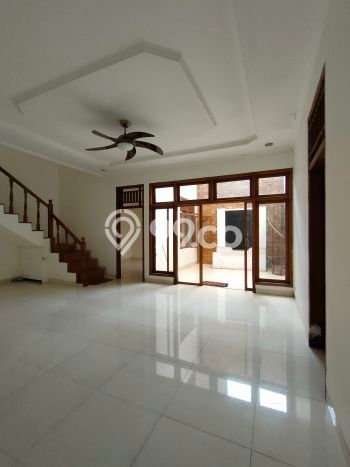 Rumah Terawat di Meruya, Jakarta Barat, Luas Tanah 205m², LB 280m² Rumah Terawat di Meruya, Jakarta Barat, Luas Tanah 205m², LB 280m²