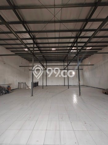 KAWASAN PREMIUM! Gudang di Karang Tengah, Luas 658m2m², Akses Utama KAWASAN PREMIUM! Gudang di Karang Tengah, Luas 658m2m², Akses Utama