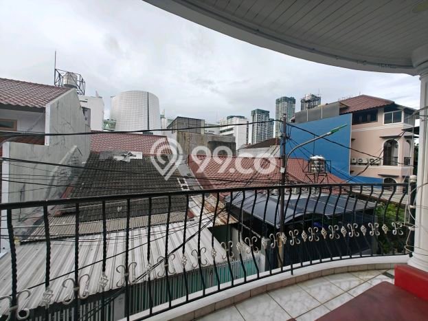 Rumah Luxury Modern Tanpa Renovasi di Meruya Jakarta Barat Rumah Luxury Modern Tanpa Renovasi di Meruya Jakarta Barat