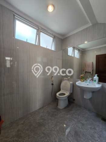 Rumah Elit Modern Tanpa Renovasi di Pantai Indah Kapuk Jakarta Utara Rumah Elit Modern Tanpa Renovasi di Pantai Indah Kapuk Jakarta Utara