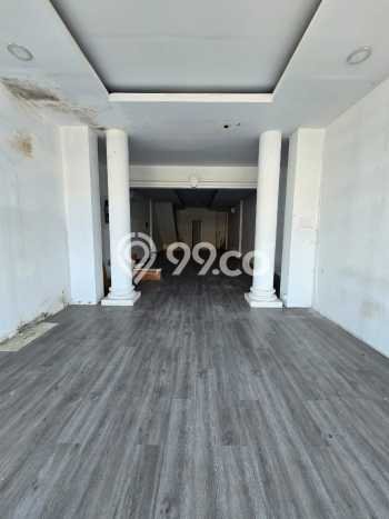 Ruko Disewa di Jakarta Utara dengan LB 200m2 Area Komersial Ramai Ruko Disewa di Jakarta Utara dengan LB 200m2 Area Komersial Ramai