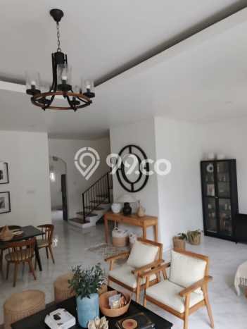 Rumah Luxury Modern Tanpa Renovasi di BSD Neo Catalonia Tangerang Rumah Luxury Modern Tanpa Renovasi di BSD Neo Catalonia Tangerang