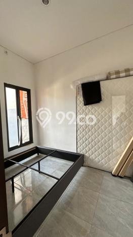 Rumah Modern 4 KT LT 120m2 di BSD Nusaloka Rumah Modern 4 KT LT 120m2 di BSD Nusaloka