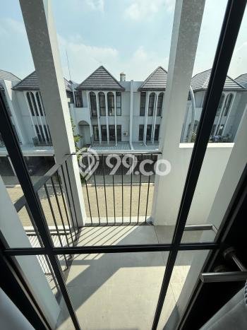 Rumah Elit Modern Tanpa Renovasi di BSD Green Wich Tangerang Rumah Elit Modern Tanpa Renovasi di BSD Green Wich Tangerang