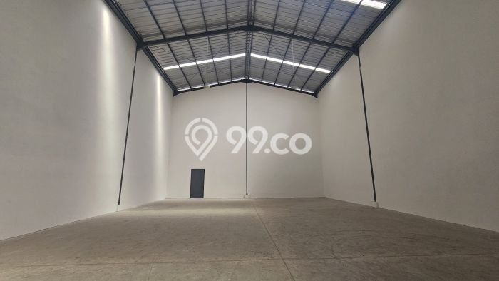 LOKASI PREMIUM! Gudang Kawasan Legok, Luas 330m2m², Jalan Utama, Kawasan Bisnis LOKASI PREMIUM! Gudang Kawasan Legok, Luas 330m2m², Jalan Utama, Kawasan Bisnis