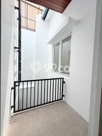 Ready to Use! Luxury House LT 112m2 Desain Elegan di BSD Ready to Use! Luxury House LT 112m2 Desain Elegan di BSD