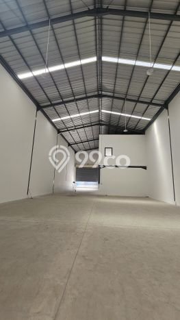 LOKASI PREMIUM! Gudang Kawasan Legok, Luas 330m2m², Jalan Utama, Kawasan Bisnis LOKASI PREMIUM! Gudang Kawasan Legok, Luas 330m2m², Jalan Utama, Kawasan Bisnis