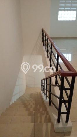Ruko For Rent di Gading Serpong, Luas 202m², Lokasi Bisnis, Akses Strategis Ruko For Rent di Gading Serpong, Luas 202m², Lokasi Bisnis, Akses Strategis