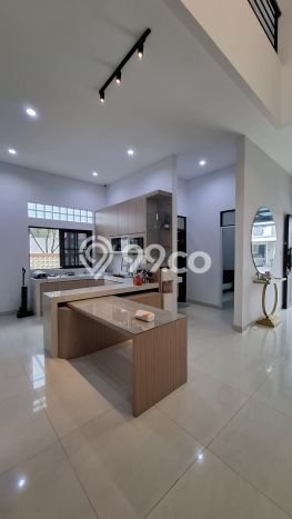Rumah Mewah LB 356m2 Siap Huni Desain Elegan di Gading Serpong, Tangerang Rumah Mewah LB 356m2 Siap Huni Desain Elegan di Gading Serpong, Tangerang