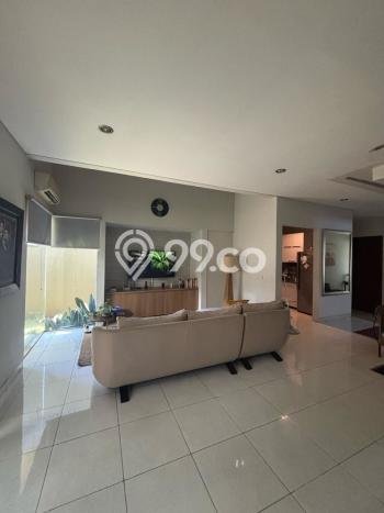 Rumah Mewah LB 200m2 Siap Pakai Desain Elegan di BSD, Tangerang Rumah Mewah LB 200m2 Siap Pakai Desain Elegan di BSD, Tangerang