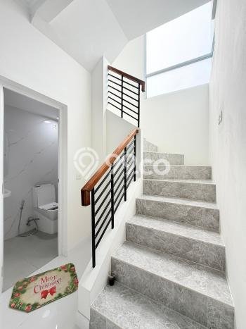 Ready to Use! Luxury House LT 112m2 Desain Elegan di BSD Ready to Use! Luxury House LT 112m2 Desain Elegan di BSD
