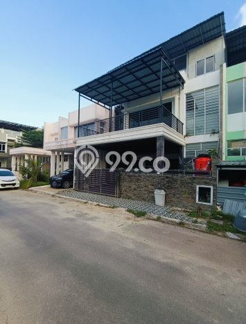 Disewakan! Rumah 3 Kamar Tidur &
4 Kamar Mandi di Batam Centre, Batam Disewakan! Rumah 3 Kamar Tidur &
4 Kamar Mandi di Batam Centre, Batam