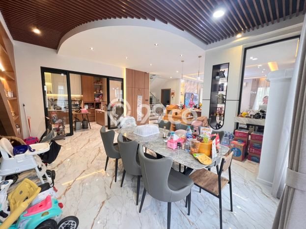 For Sale! Premium House LT 145m2 Desain Elegan di Batam Centre For Sale! Premium House LT 145m2 Desain Elegan di Batam Centre