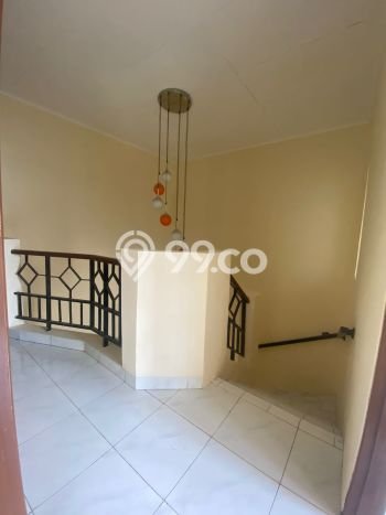 Rumah Minimalis 3 KT di Taman Surya Jakarta Barat Semi Furnished Rumah Minimalis 3 KT di Taman Surya Jakarta Barat Semi Furnished