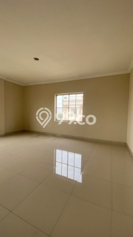 For Rent Ruko Strategis di Green Lake City, Luas 286m², Area Komersial For Rent Ruko Strategis di Green Lake City, Luas 286m², Area Komersial