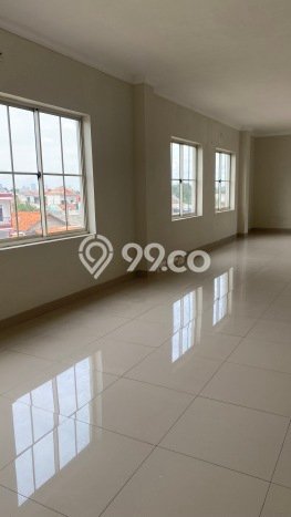 Ruko Lokasi Bisnis di Green Lake City, Luas 286m², Akses Strategis Ruko Lokasi Bisnis di Green Lake City, Luas 286m², Akses Strategis